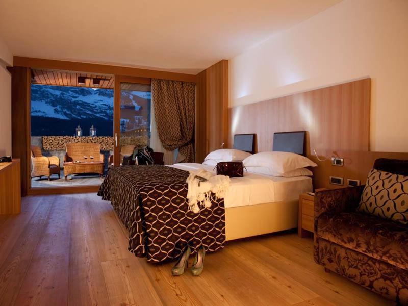 Hotel Alaska Cortina Cortina dʼAmpezzo Eksteriør billede